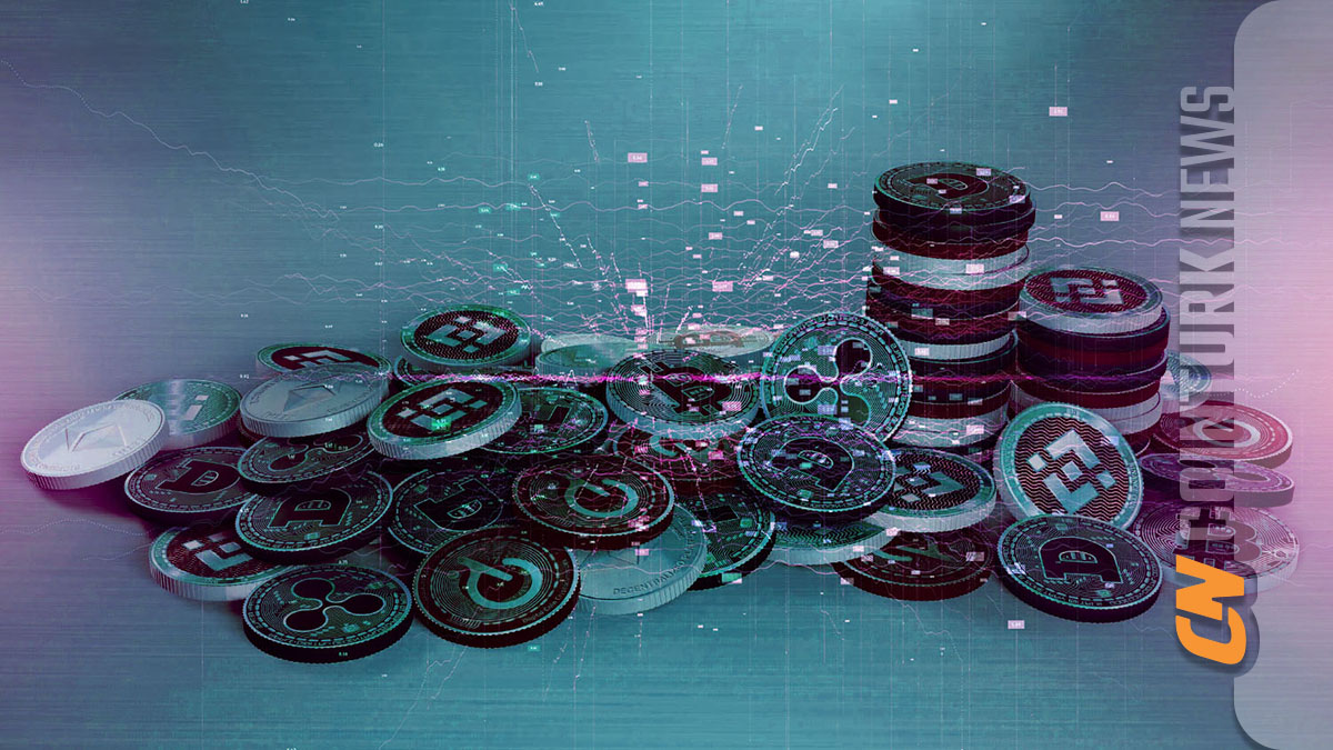 Analyst Warns of Collapse for Bitcoin and Highlights 3 Altcoins with Potential