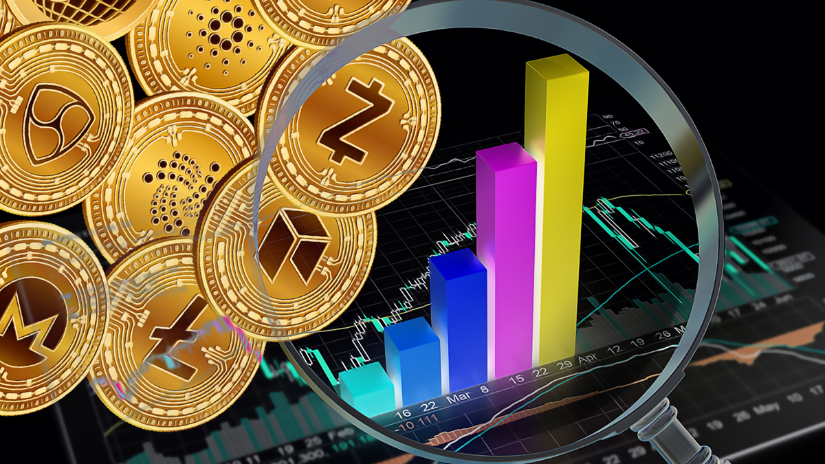 Experts Predict Bitcoin and Solana Price Trends for 2025