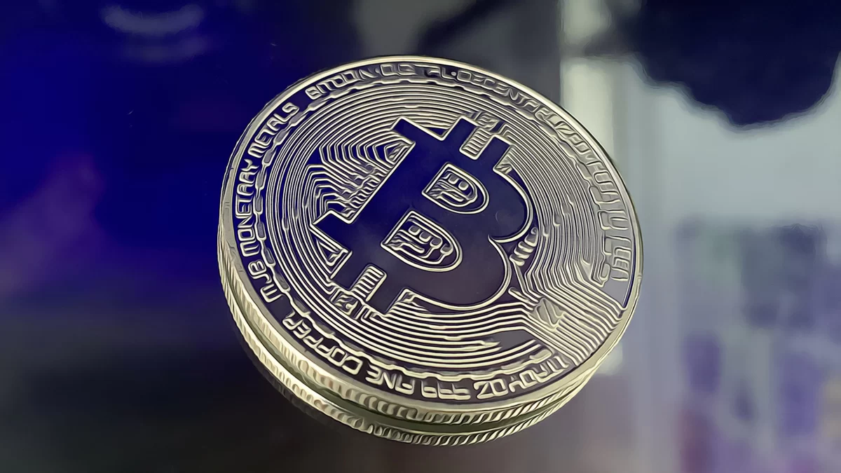 Bitcoin Surges Past $95,000, Defying Waning U.S. Demand
