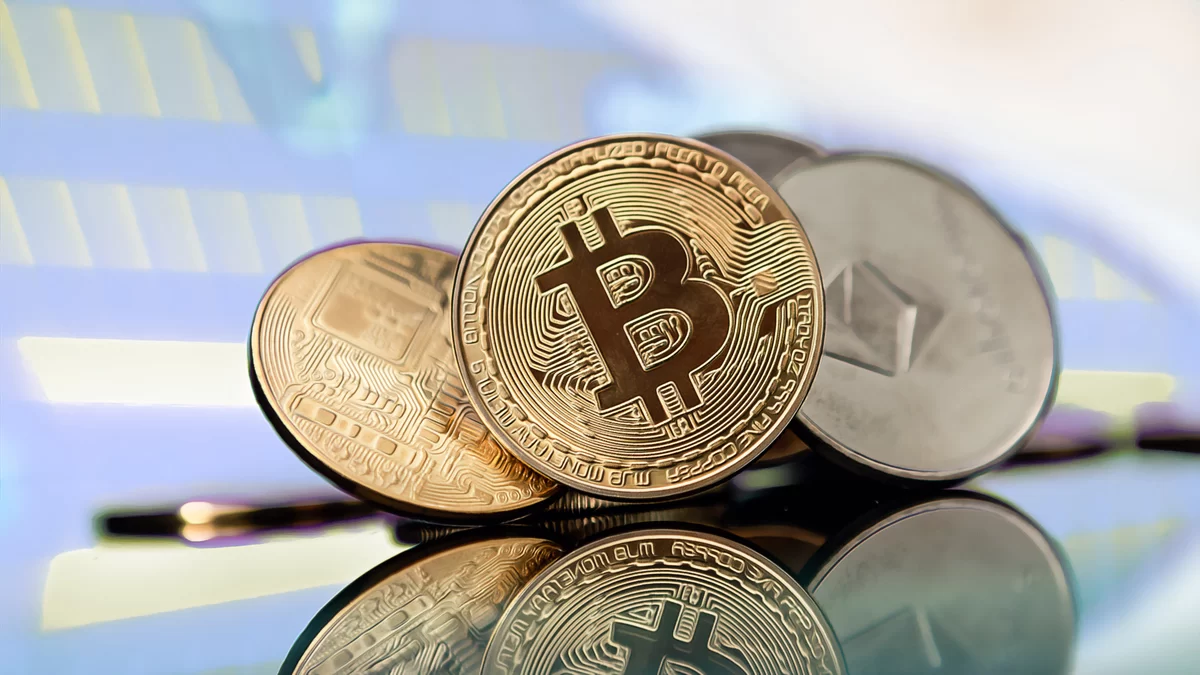 Bitcoin Signals: The Calm Signals a Looming Storm