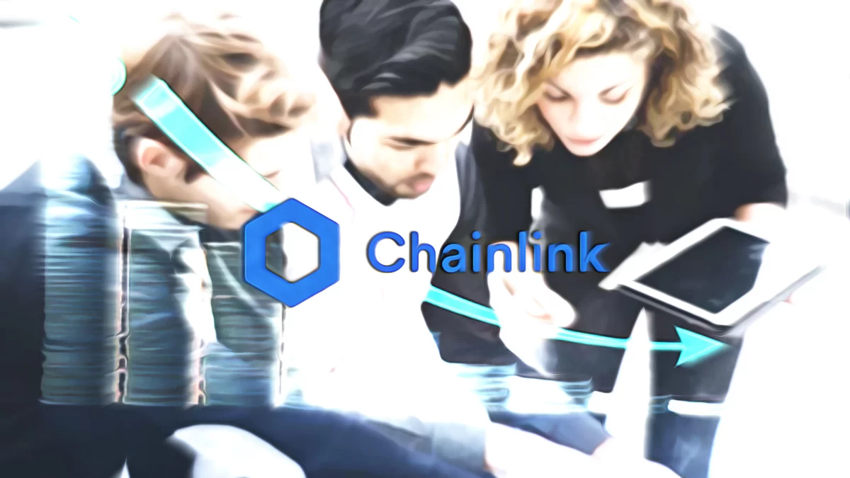 Chainlink gains institutional adoption as LINK holds $8.25, targets bullish breakout